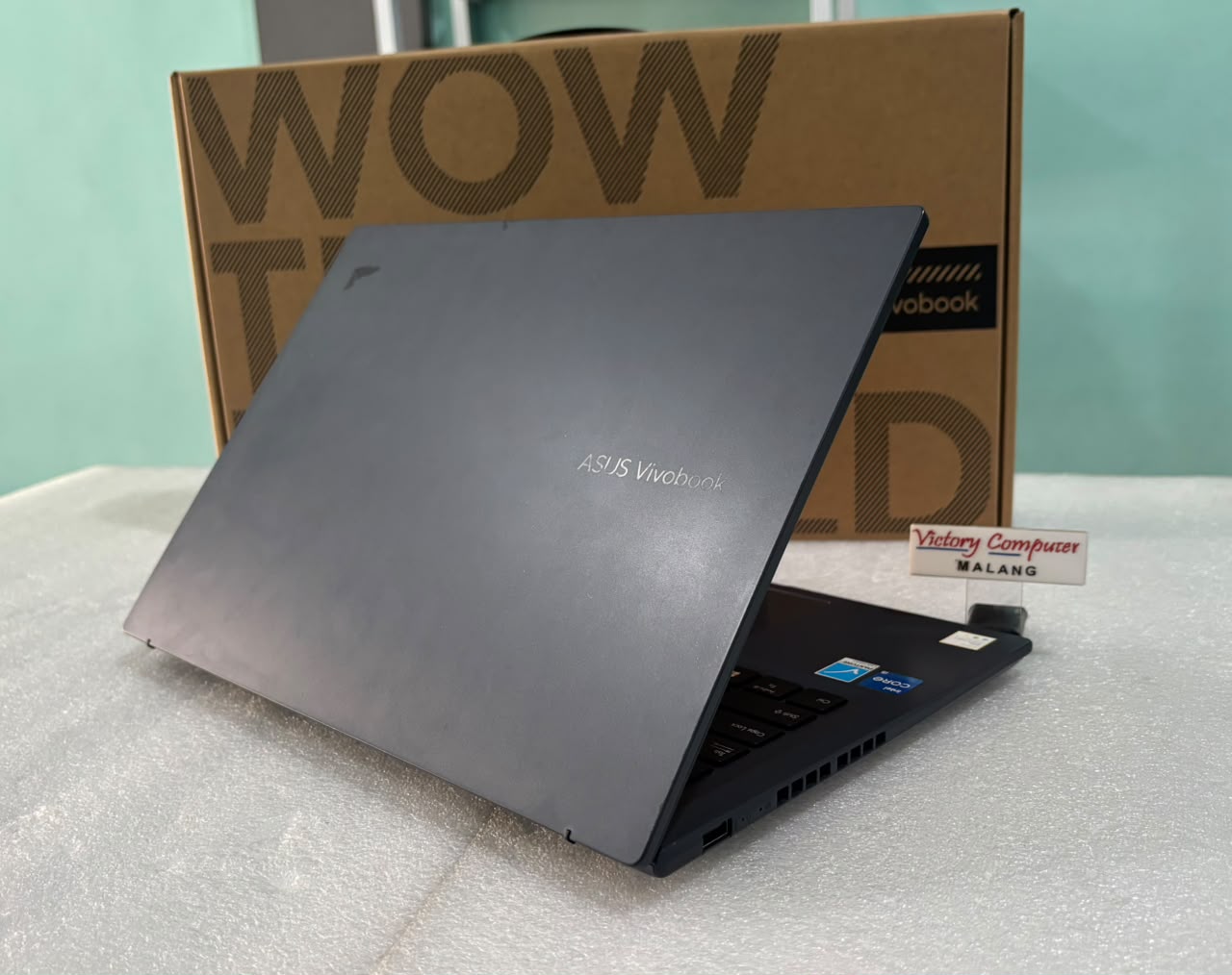 asus vivobook A1403z oled 3
